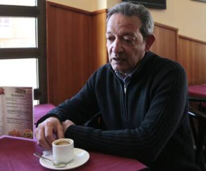 Dante en una cafetería Guadalajara.