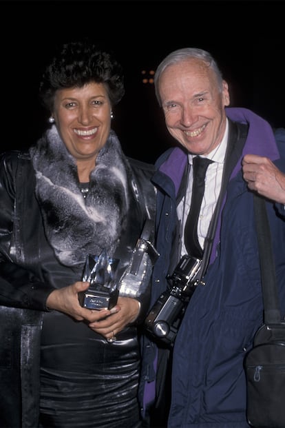 Carla Fendi junto al también desaparecido Bill Cunningham en 2000.