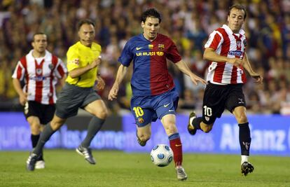 El club catalán tendría que esperar 11 años para jugar otra final copera, hasta 2009. Fue, de nuevo en Mestalla (Valencia), contra el Athletic, que tampoco peleaba por el título desde 1985. En la imagen, Messi conduce el balón ante Yeste aquel 13 de mayo.