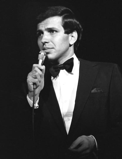 Frank Sinatra Jr. durante su actuación en un hotel de Las Vegas el 15 de junio de 1971.