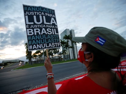 Manifestação em apoio ao ex-presidente em frente ao STF nesta quinta-feira, em Brasília.