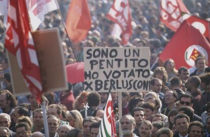 Una manifestación contra Berlusconi en 1994. 