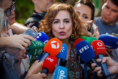 La vicepresidenta primera del Gobierno, María Jesús Montero, este viernes en Sevilla. 
