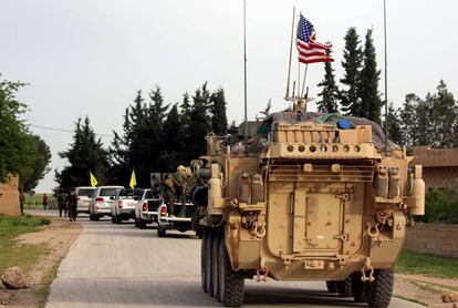 Milicias kurdas junto a tropas de EEUU en Darbasiyah (Siria).