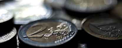 Detalle de varias monedas de euro.