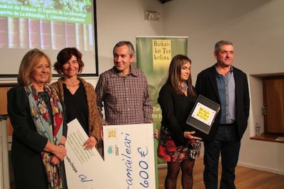 De izquiera a derecha: Sol Aguirre, María Angeles Carretero, Oskar Azkona, Idoia Barrondo e Iñaki Aretxabaleta.