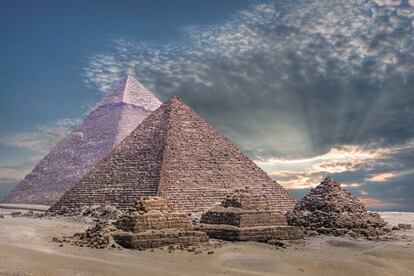 Pirámides de Keops, Kefren y Micerino (Egipto).
