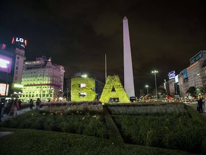 El Obelisco y la Plaza de la República, el corazón mismo de la Ciudad de Buenos Aires.