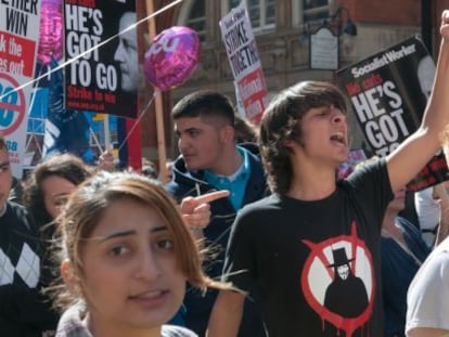 Protesta estudiantil contra los recortes en el Departamento de Educaci&oacute;n, el pasado mes de marzo en Londres. 