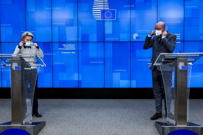 La presidenta de la Comisión Europea, Ursula von der Leyen, y el presidente del Consejo Europeo, Charles, Michel, en Bruselas el pasado 19 de noviembre.