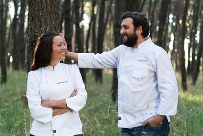 Gabriela Lafuente y Fernando Rivarola durante una estancia en Necochea.