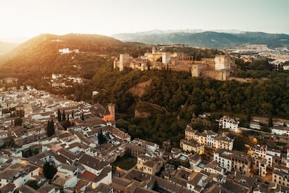 Una de las propuestas de Civitatis para esta Semana Santa es descubrir de la mano de un experto todos los secretos de la Alhambra.