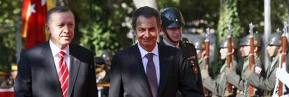 El presidente del Gobierno, José Luis Rodríguez Zapatero junto al primer ministro turco, Tayyip Erdogan.