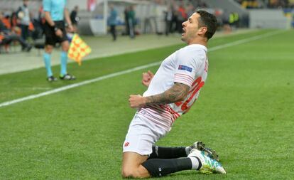 Vitolo celebra su gol.