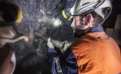 A visitor drills for coal in the Pozo Sotón mine.