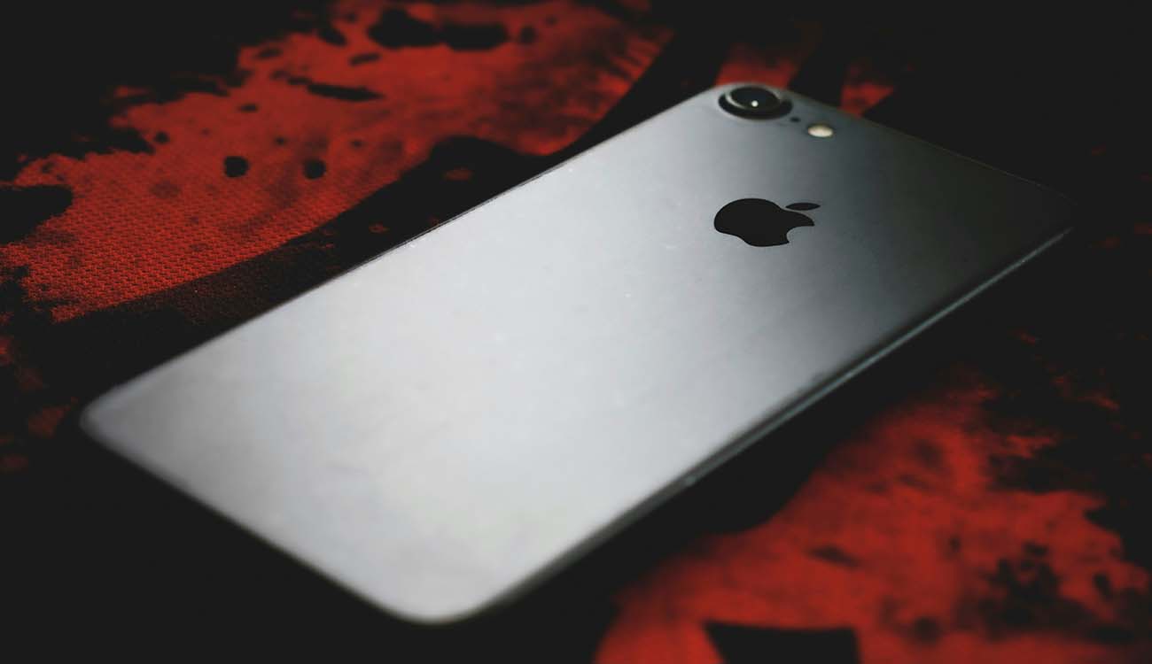 Trasera de un teléfono iPhone de Apple