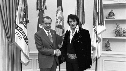Imagen del auténtico encuentro entre Richard Nixon y Elvis Presley.