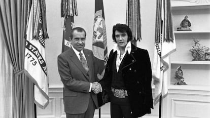 Imagen del auténtico encuentro entre Richard Nixon y Elvis Presley.