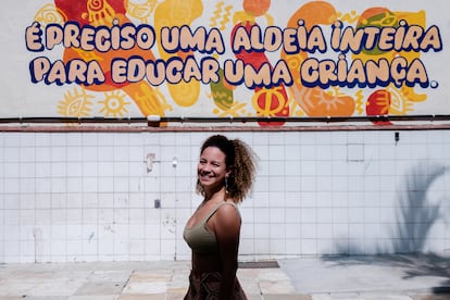 La directora Maíra Costa Ivanir.