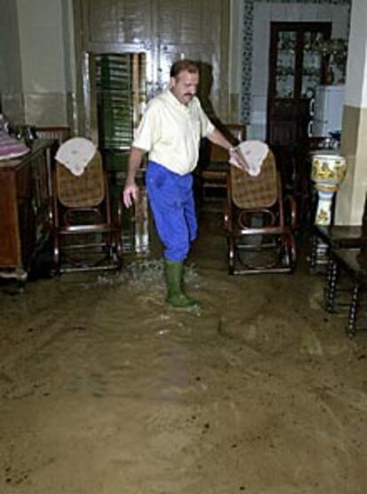 Las fuertes lluvias de las últimas horas han inundado numerosas viviendas en la Comunidad de Valencia.