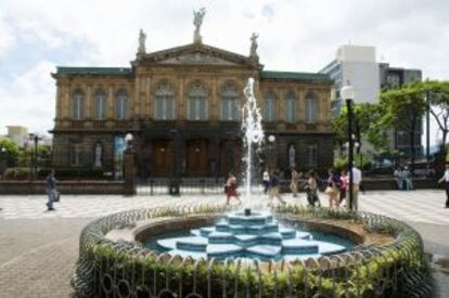 Fachada del Teatro Nacional, en San José (Costa Rica).