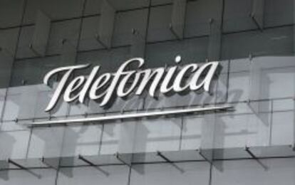 Logotipo de Telef&oacute;nica en su sede de Las Tablas. 