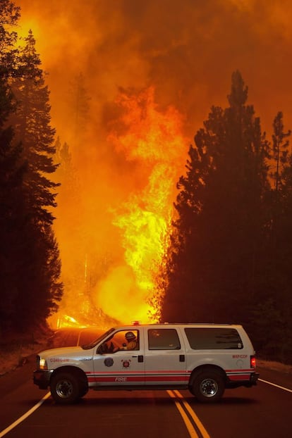 El fuego afecta a la porción noroeste del parque, a 30 kilómetros de distancia de Yosemite Valley, una zona muy visitada donde se encuentran conocidos enclaves como el Gran Capitan, Half Dome y Glaciar Point.