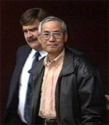 Wen Ho Lee, cuando fue detenido por el FBI en diciembre de 1999.