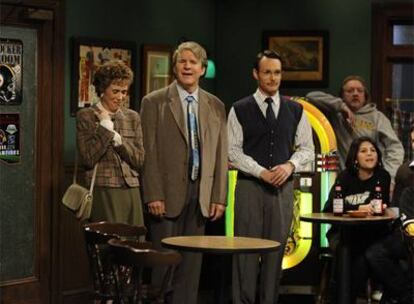 Kristen Wiig, Steve Martin y Will Forte en la última emisión de <i>Saturday night live,</i> el sábado 31 de enero.