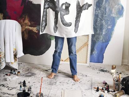 Kim Gordon (Sonic Youth) vuelve a sacar su vena creativa... pero lejos de un escenario