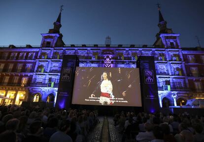 'Il trovatore', interpretado en el Liceu y retransmitido en la Plaza Mayor de Madrid.