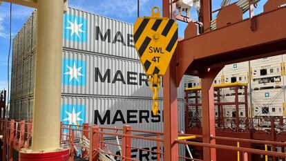 Contenedores de la naviera Maersk.