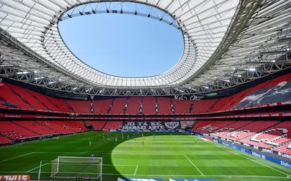 Vista del estadio de San Mamés durante el partido de Liga en Primera División entre el Athletic y el Betis