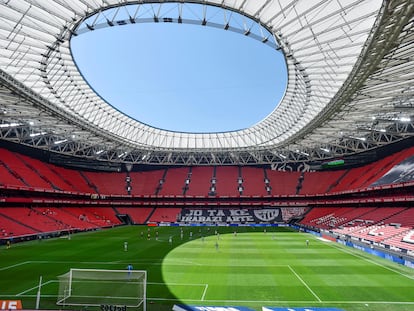 Vista del estadio de San Mamés durante el partido de Liga en Primera División entre el Athletic y el Betis