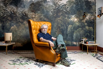 El escritor Antonio Muñoz Molina, en su casa de Valencia.