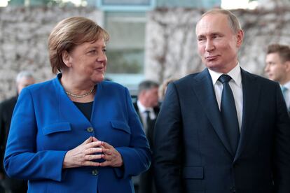 La canciller alemana Angela Merkel y el presidente de Rusia Vladímir Putin, en un encuentro en Berlín, el pasado enero.