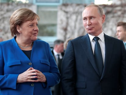 La canciller alemana Angela Merkel y el presidente de Rusia Vladímir Putin, en un encuentro en Berlín, el pasado enero.