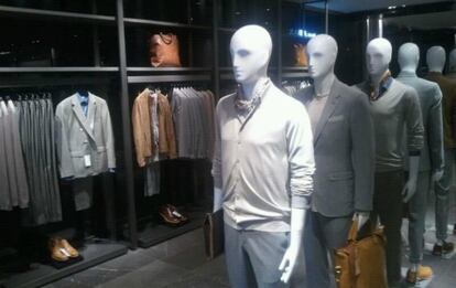 Ropa de hombre en la nueva tienda de Zara, de Nueva York