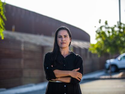 Erika Pinheiro, en el lado estadounidense de la valla de Tijuana, a finales de septiembre.