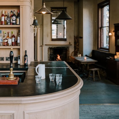 El interior del 'pub' The Pelican, en All Saints Road (Londres).