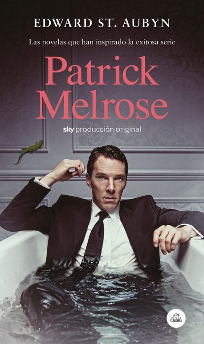 La vida del aristócrata inglés. La serie ha estado nominada a varios premios Emmy, y ahora Literatura Random House publica las cinco novelas que inspiraron la historia del aristócrata británico Patrick Melrose. Edward St. Aubyn escribe un despiadado relato sobre la vida de este personaje con una vida marcada por una infancia feroz y destructiva, consecuencia de un padre tirano, y una juventud marcada por el consumo de drogas. Los siguientes años no son más afortunados: una fortuna dilapidada, adicciones, postureo y una vida marital alejada de cualquier escenario feliz. Una historia con un poso de amargura aderezado con altas dosis cómicas. Precio: 22,90 euros.