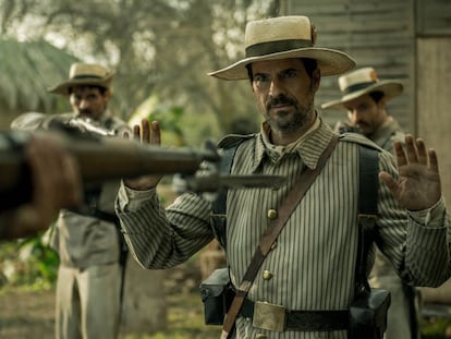 ‘El Ministerio del Tiempo’: Julián llega a ser uno de los últimos de Filipinas
