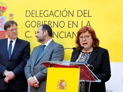 El presidente valencianao, Ximo Puig, con el ministro José Luis Ábalos, y la nueva delegada del Gobierno en la Comunidad Valenciana, Gloria Calero. 