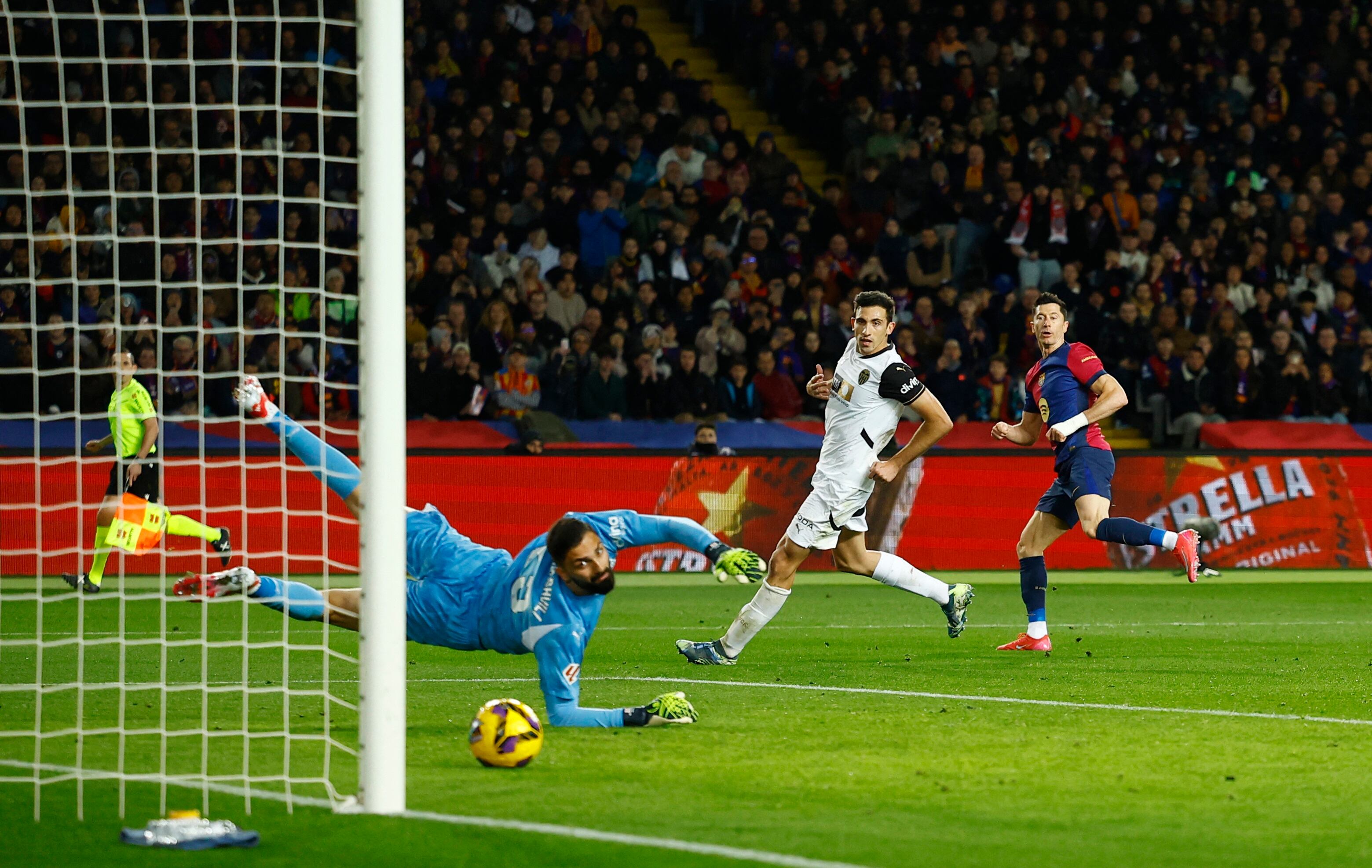 Así te hemos contado la goleada del Barcelona al Valencia en Montjuic