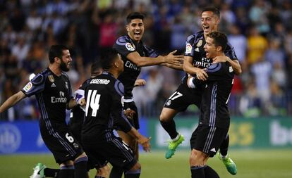 Nacho, Casemiro, Asensio, Lucas y Cristiano celebran La Liga.