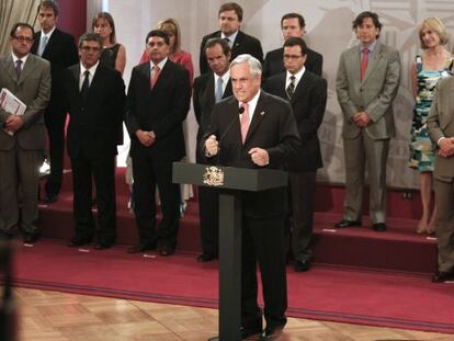 El presidente de Chile, Sebastián Piñera, ofrece un discurso tras anunciar cambios en su Gabinete el 29 de diciembre.