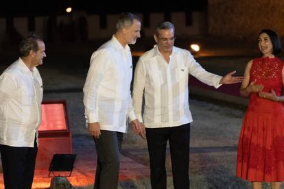 Luis Abinader da la bienvenida al Rey de España, Felipe VI.