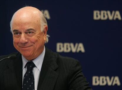 Francisco González, presidente del BBVA, presenta la operación de compra del Compass.