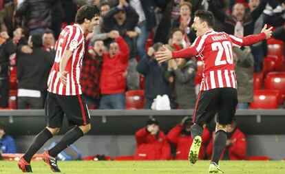 San Jos&eacute; celebra con Aduriz el gol de la victoria.