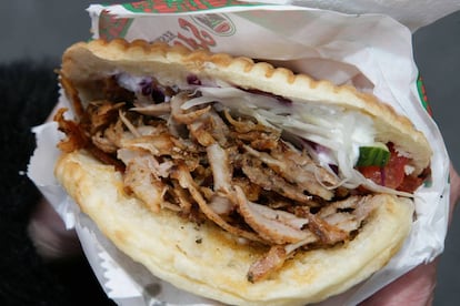 Un Doner kebab en un restaurante de Hanover (Alemania).